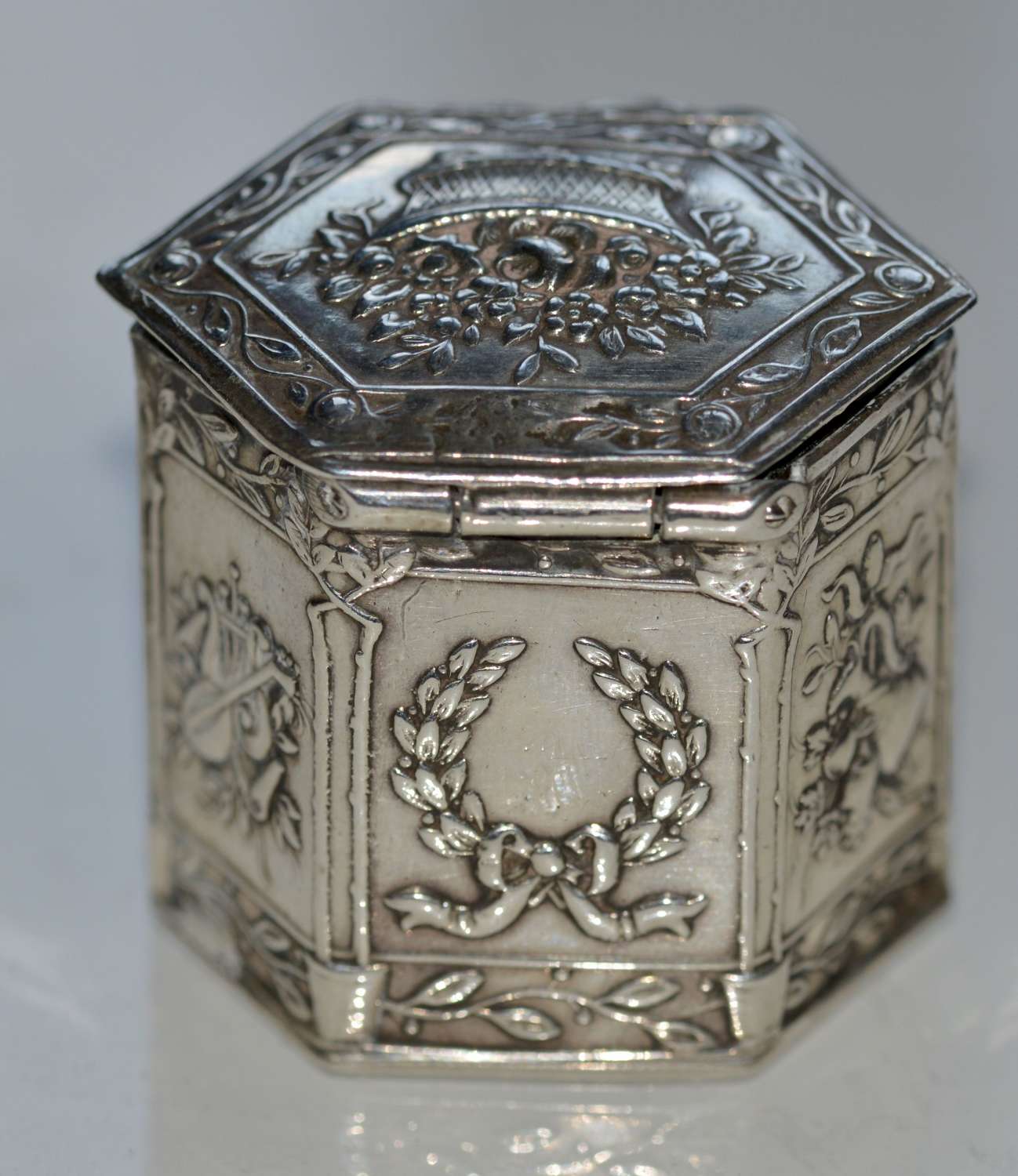 1906 Solid Silver Pill Box - Art Nouveau by Edwin Thomas Bryant