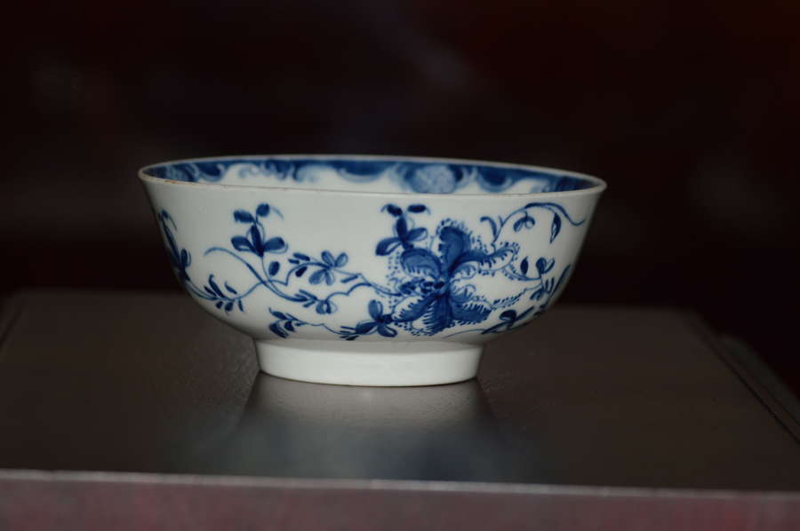 C1760 Worcester porcelain (Dr Wall/1st period) small bowl