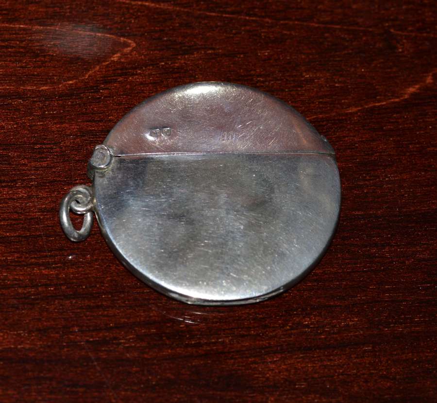1908 Silver Vesta Case - Plain Circular - by Silversmith William Neale