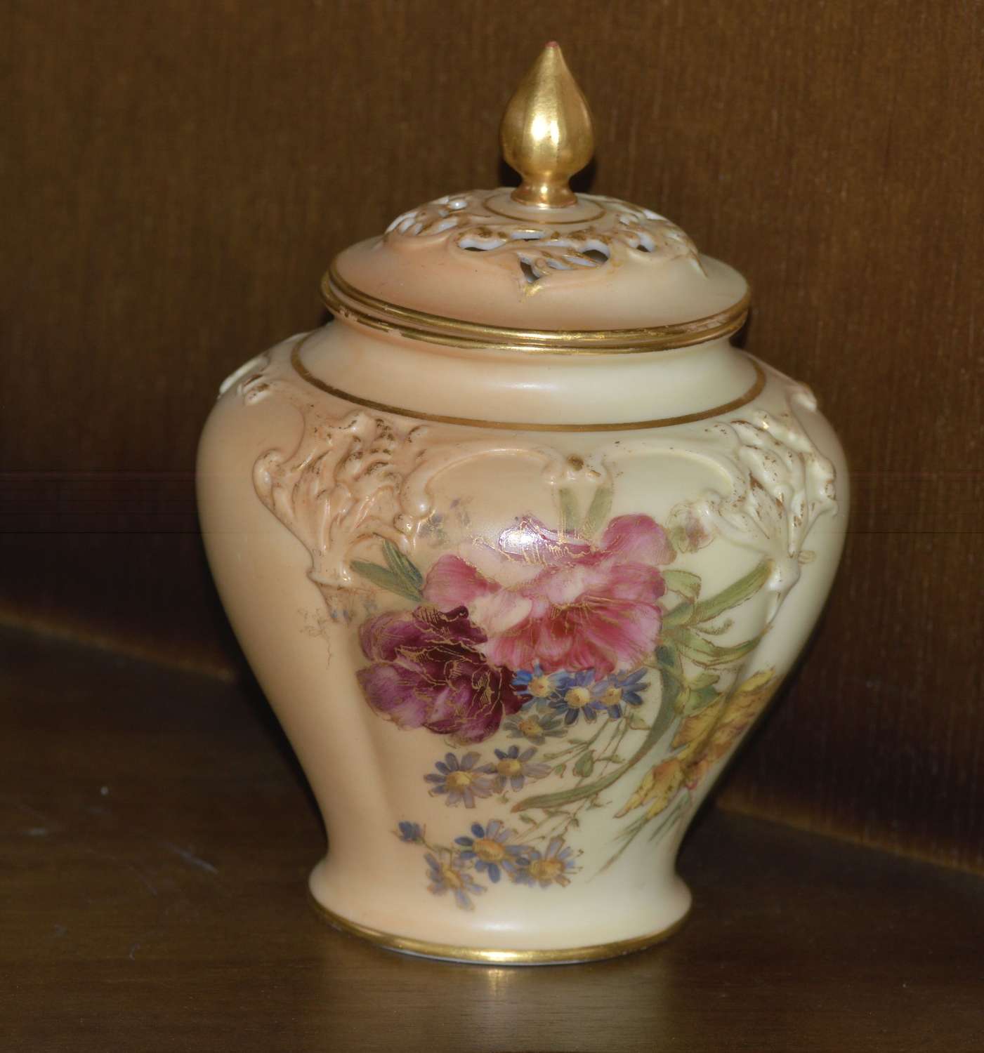 1909 - Royal Worcester - Hand Painted - Blush Ivory - Pot Pourri Vase