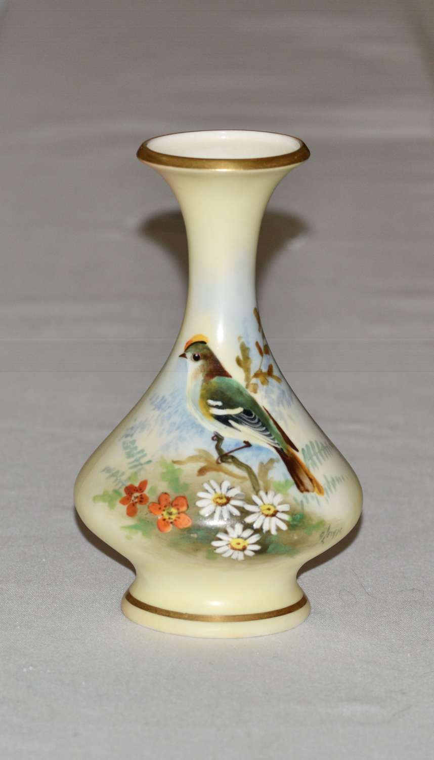 Locke & Co Worcester Footed Vase C.1898 /1902 Signed Lewis